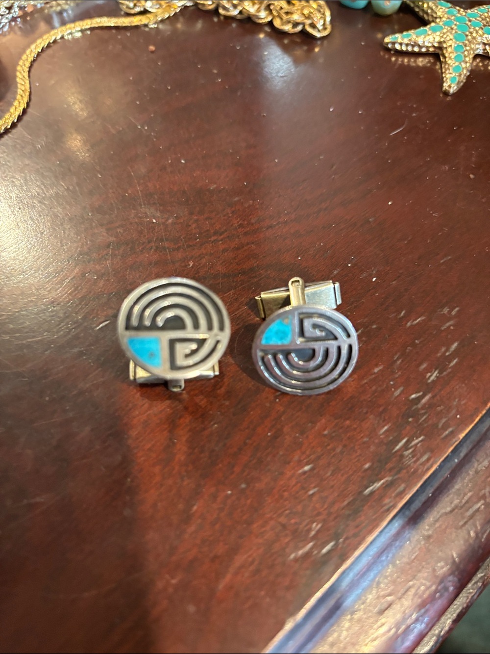 cufflinks